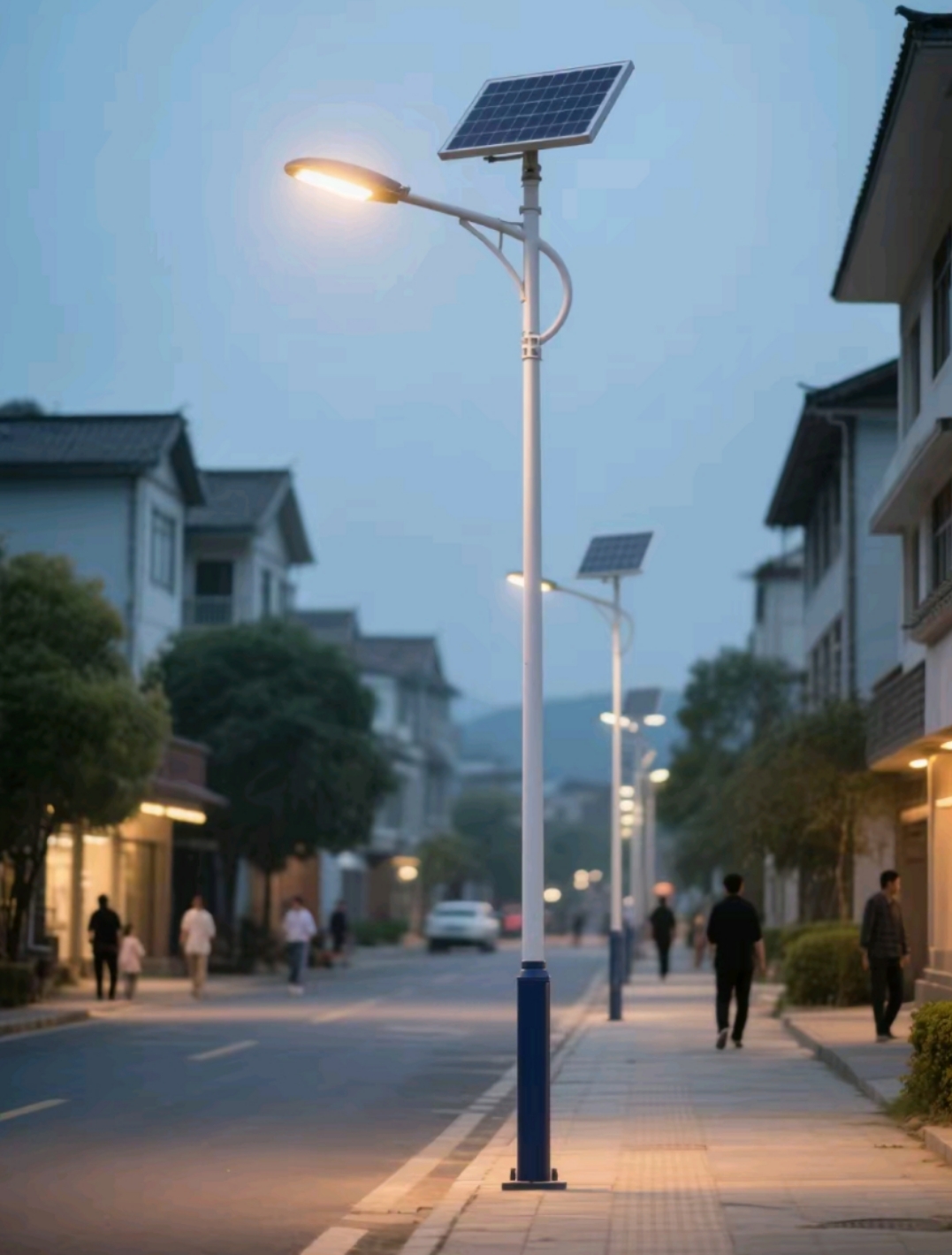 智能光控，無懼黑夜，太陽能路燈點(diǎn)亮安心回家路
