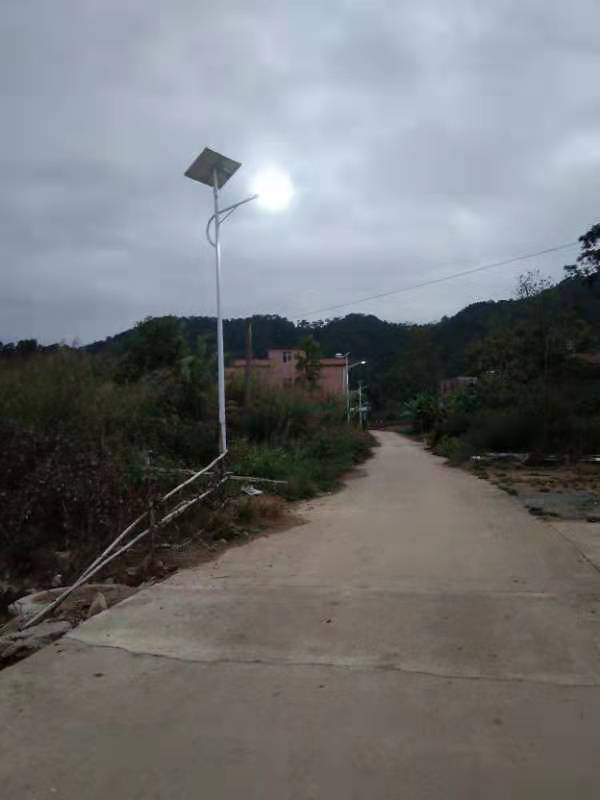 太陽(yáng)能路燈_農(nóng)村太陽(yáng)能路燈_廣西太陽(yáng)能路燈